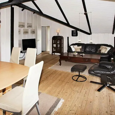 Three-bedroom Holiday In 6 Semesterbostad Hemmet