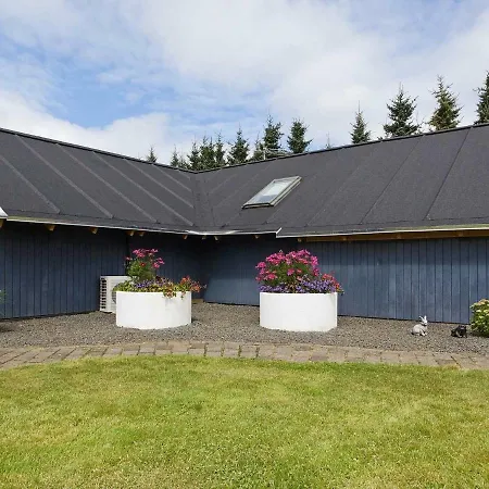 Three-bedroom Holiday In 6 * Hemmet